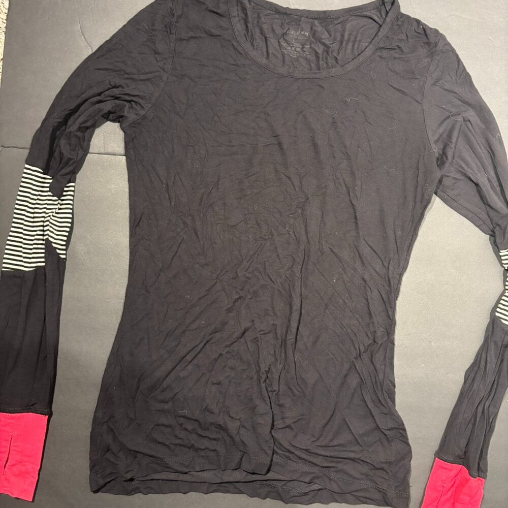 Wander by Hottotties Girls’ Black Long Sleeve Tee – Thumbholes & Striped Cuffs,